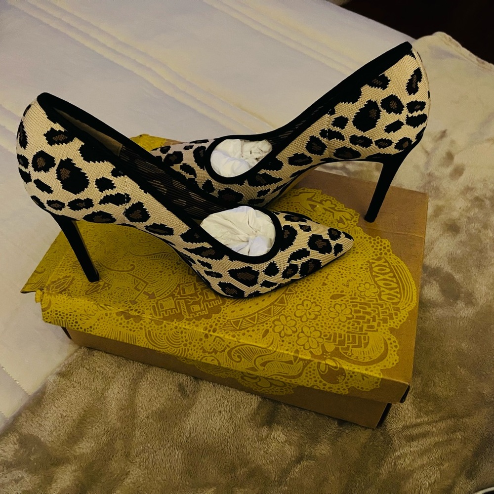 Mix No. 6 Black and Cream Leopard Heels - Picture 3 of 5